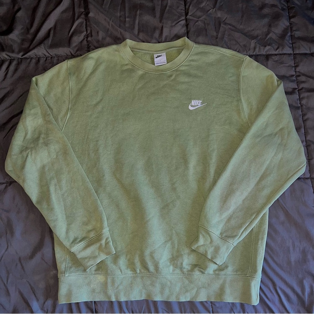 Nike Sportswear Club Fleece Green Crew Neck Pullover Sweatshirt